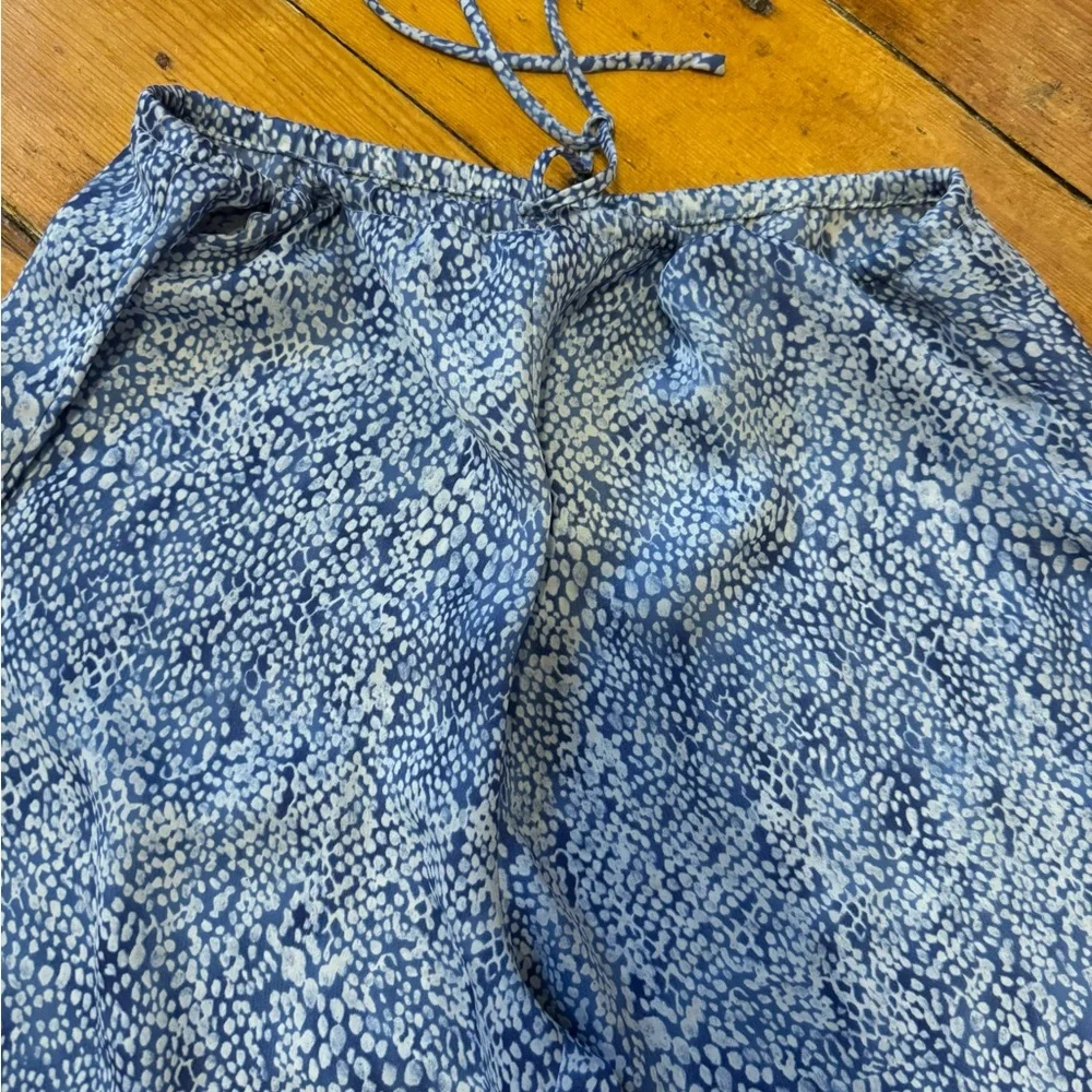 Josie Natori Blue/White 2 piece set: Camisole and drawstring pant‎ Sz S